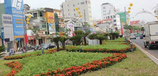 A corner of Truong Son-Tran Quoc Hoan Streets towards Tan Son Nhat International Airport (Photo: SGGP)